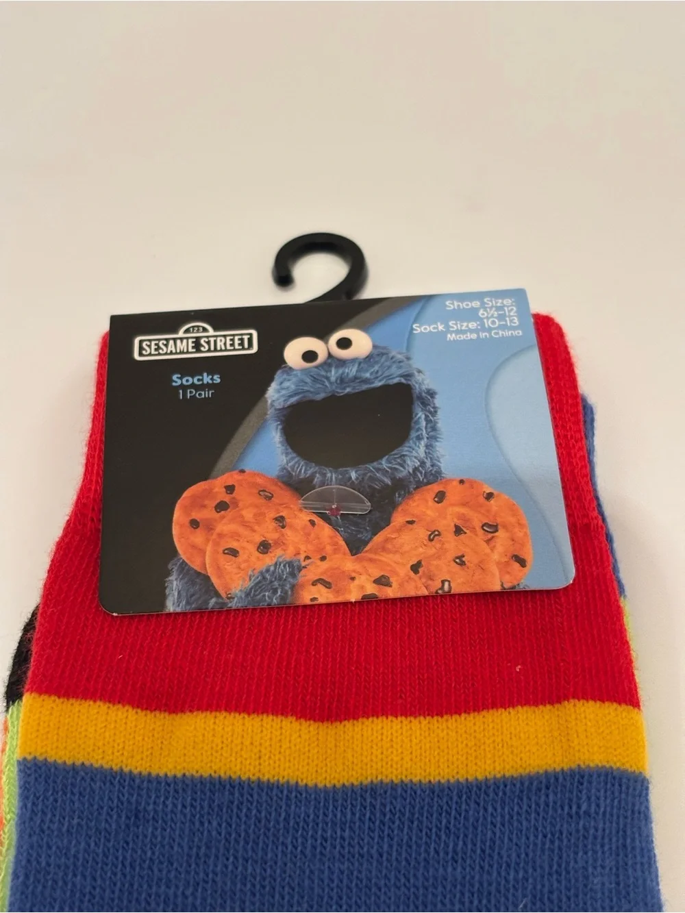 New Sesame Street Bert & Ernie (Ernie) Mens sz 6.5-12 Pair of Novelty Crew Socks